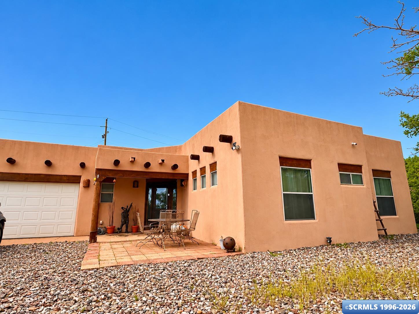 4415 Cottonwood Drive, photograph 2