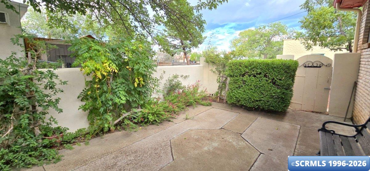 401 E 18TH Street, photograph 31