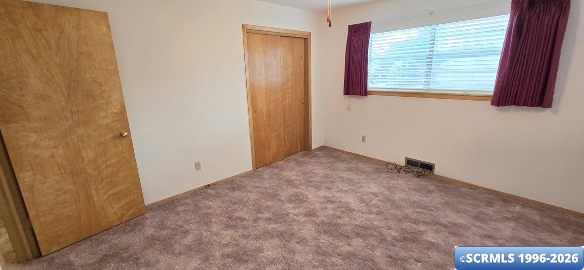 401 E 18TH Street, photograph 24
