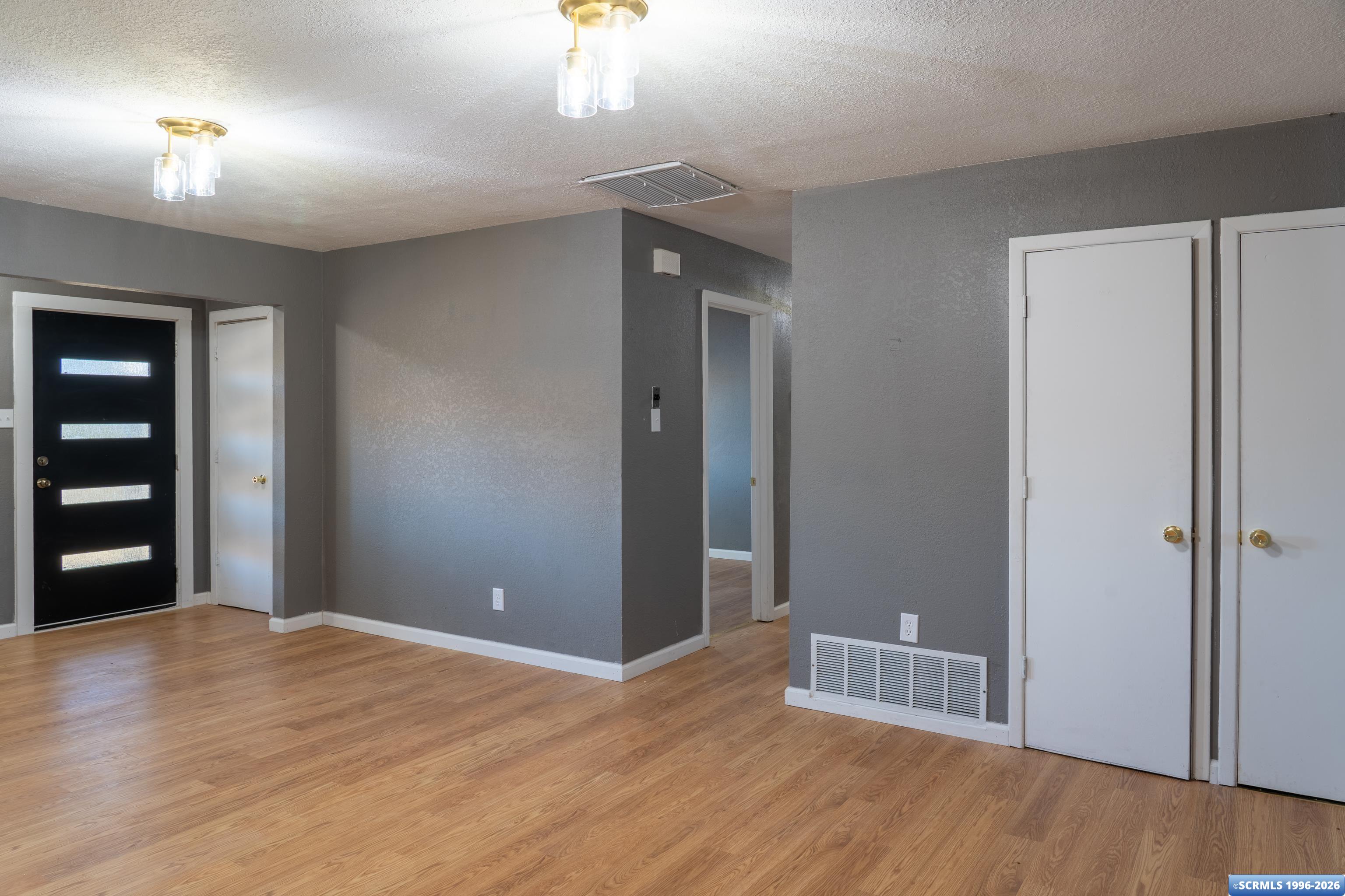 801 Country Club Drive, photograph 20