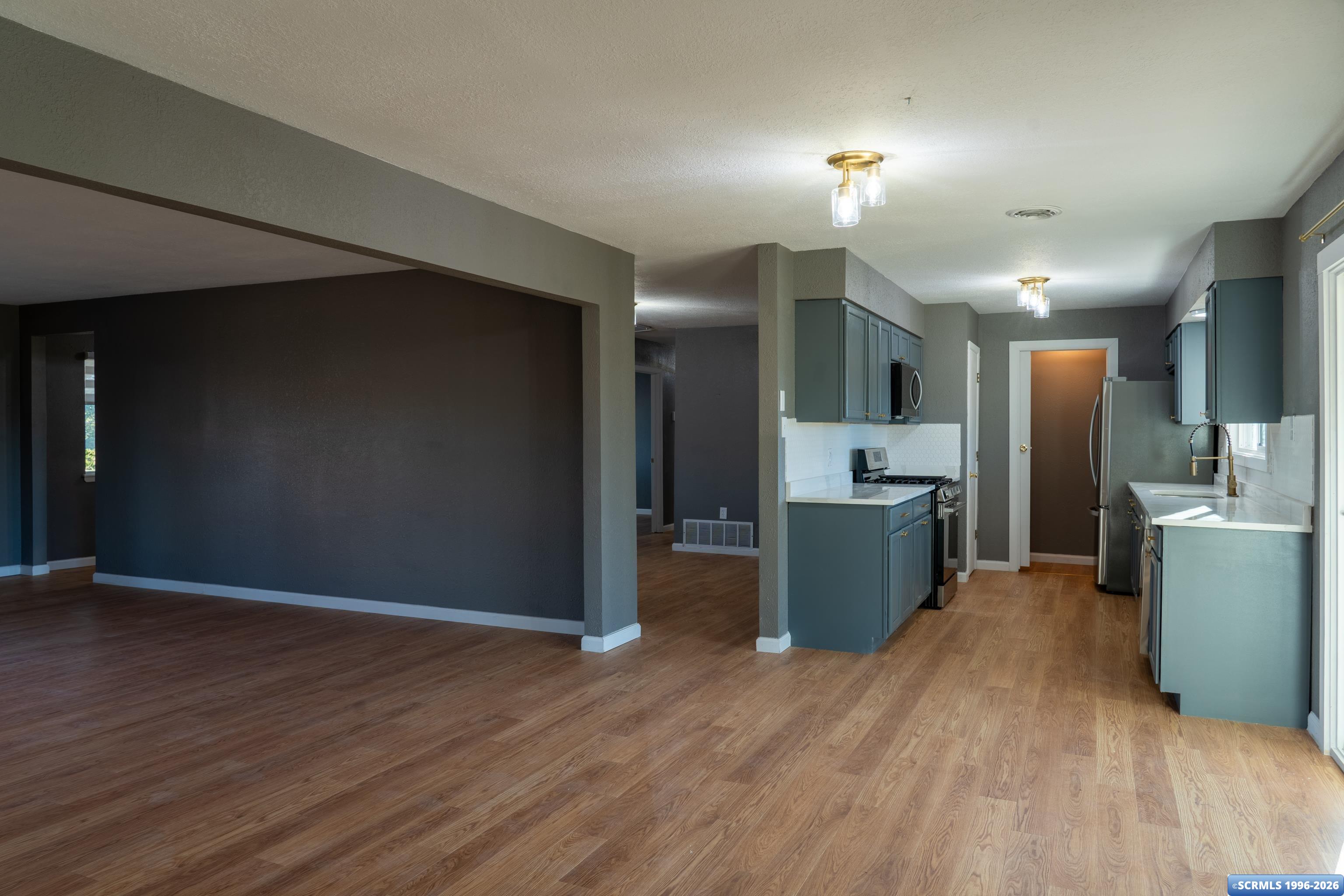 801 Country Club Drive, photograph 24