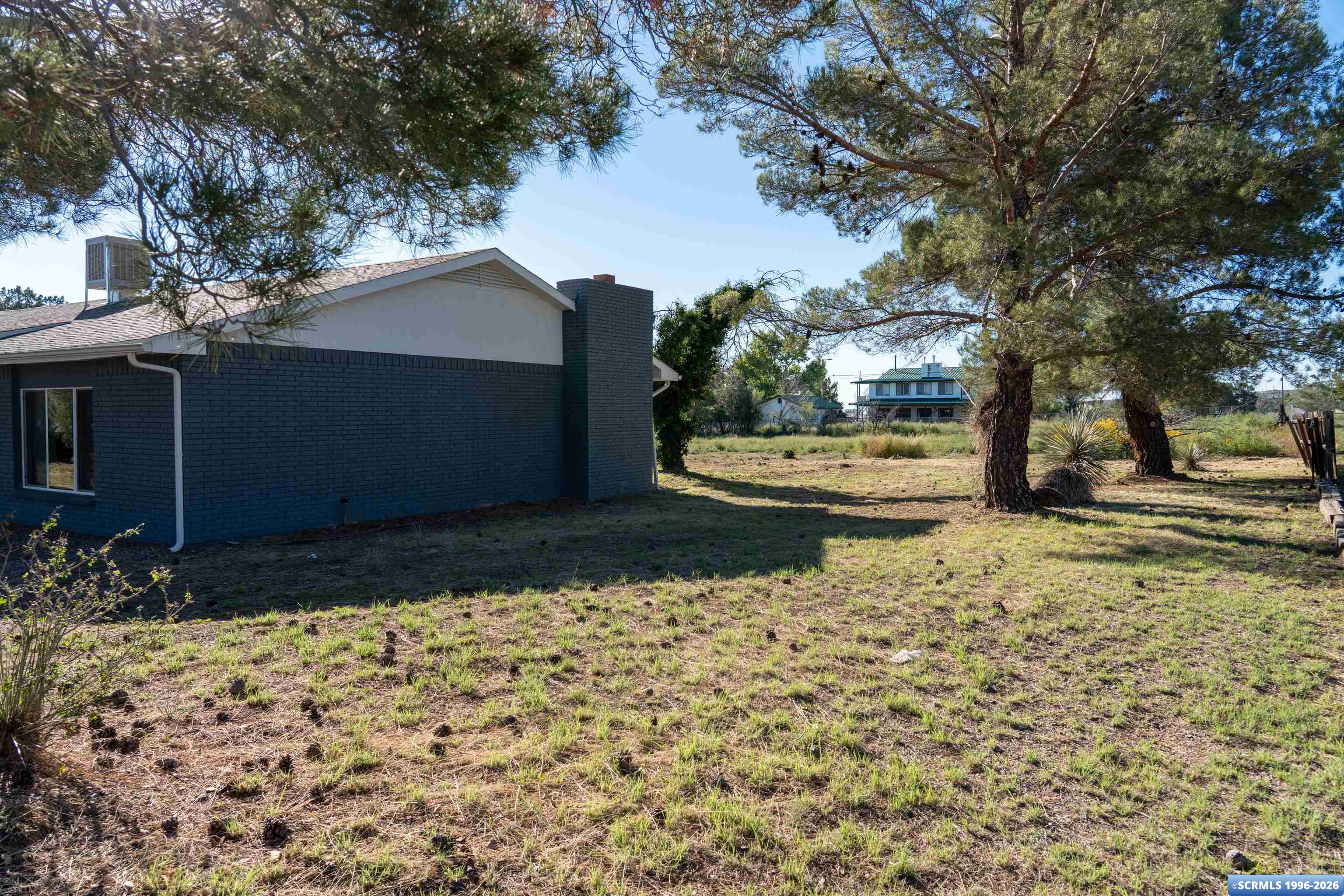 801 Country Club Drive, photograph 13