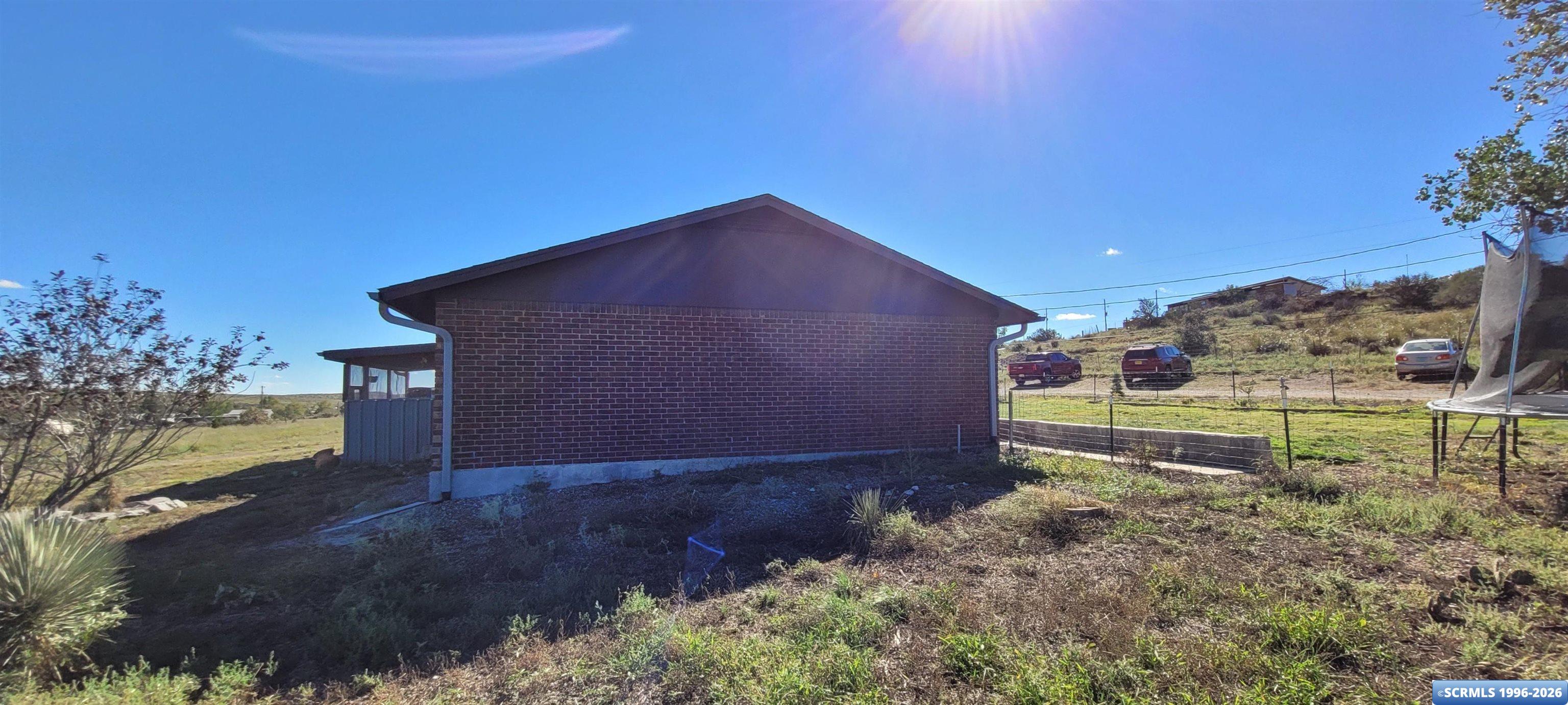 5 Thunder Road, photograph 27