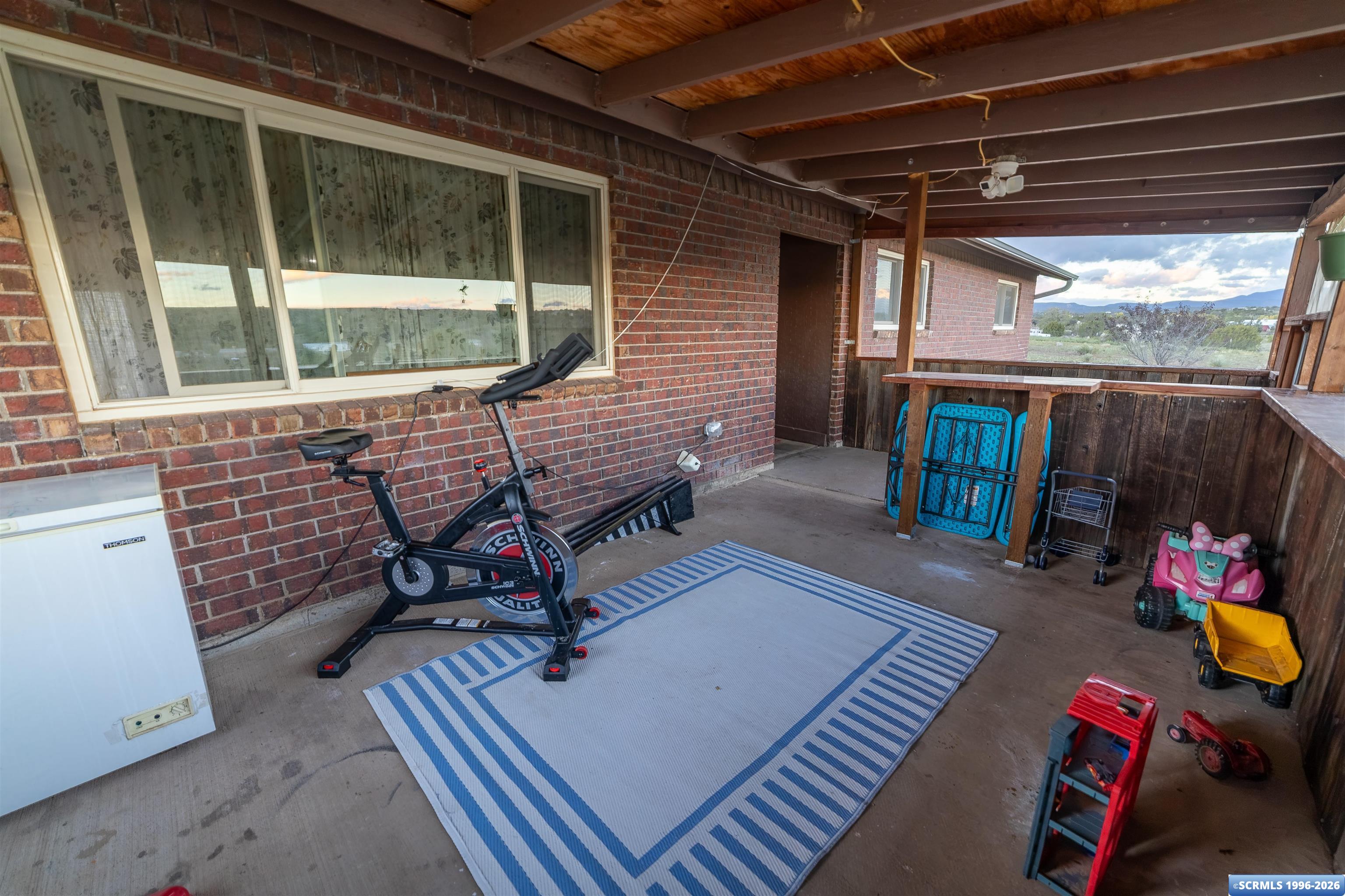 5 Thunder Road, photograph 21