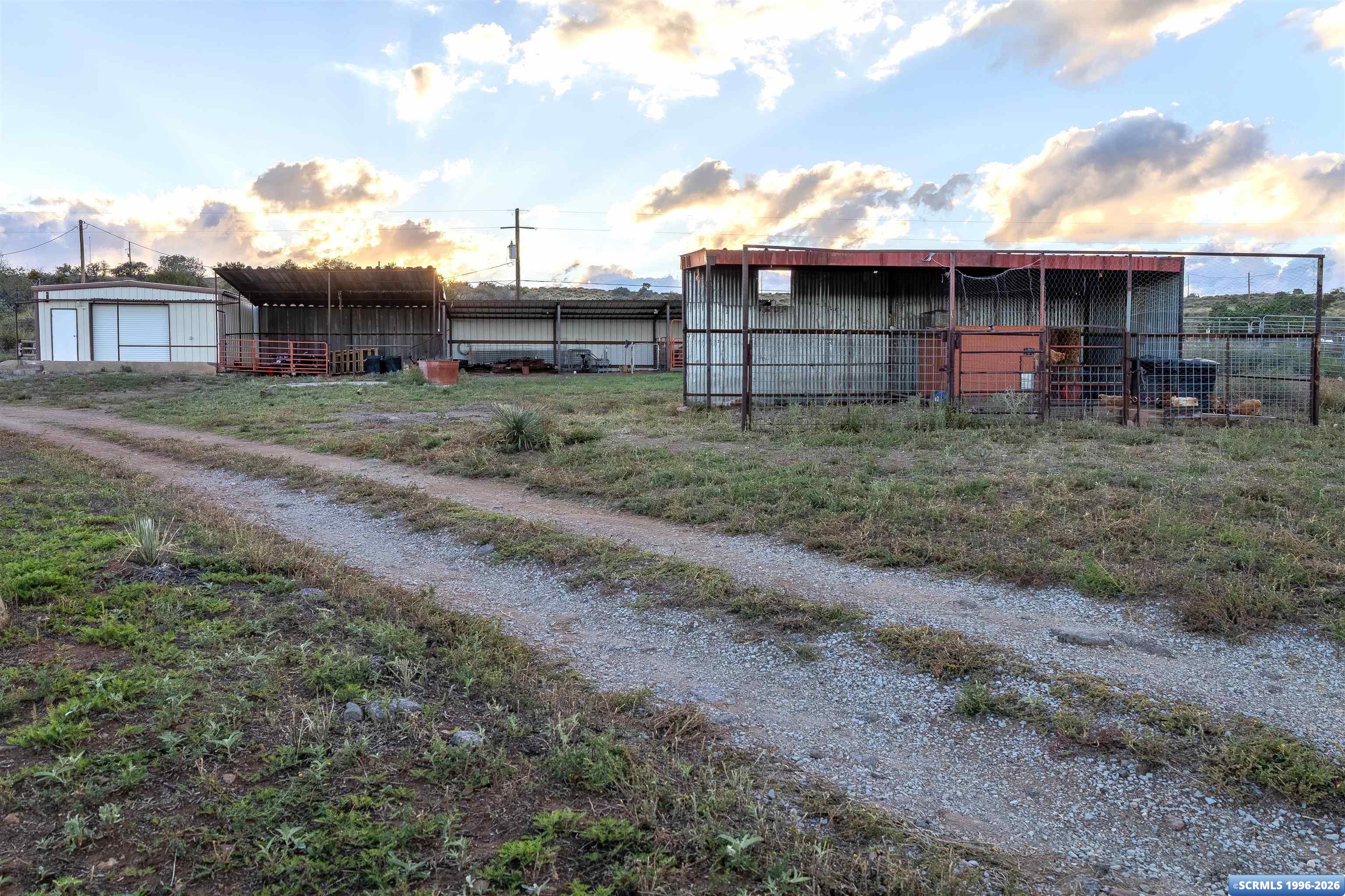 5 Thunder Road, photograph 23