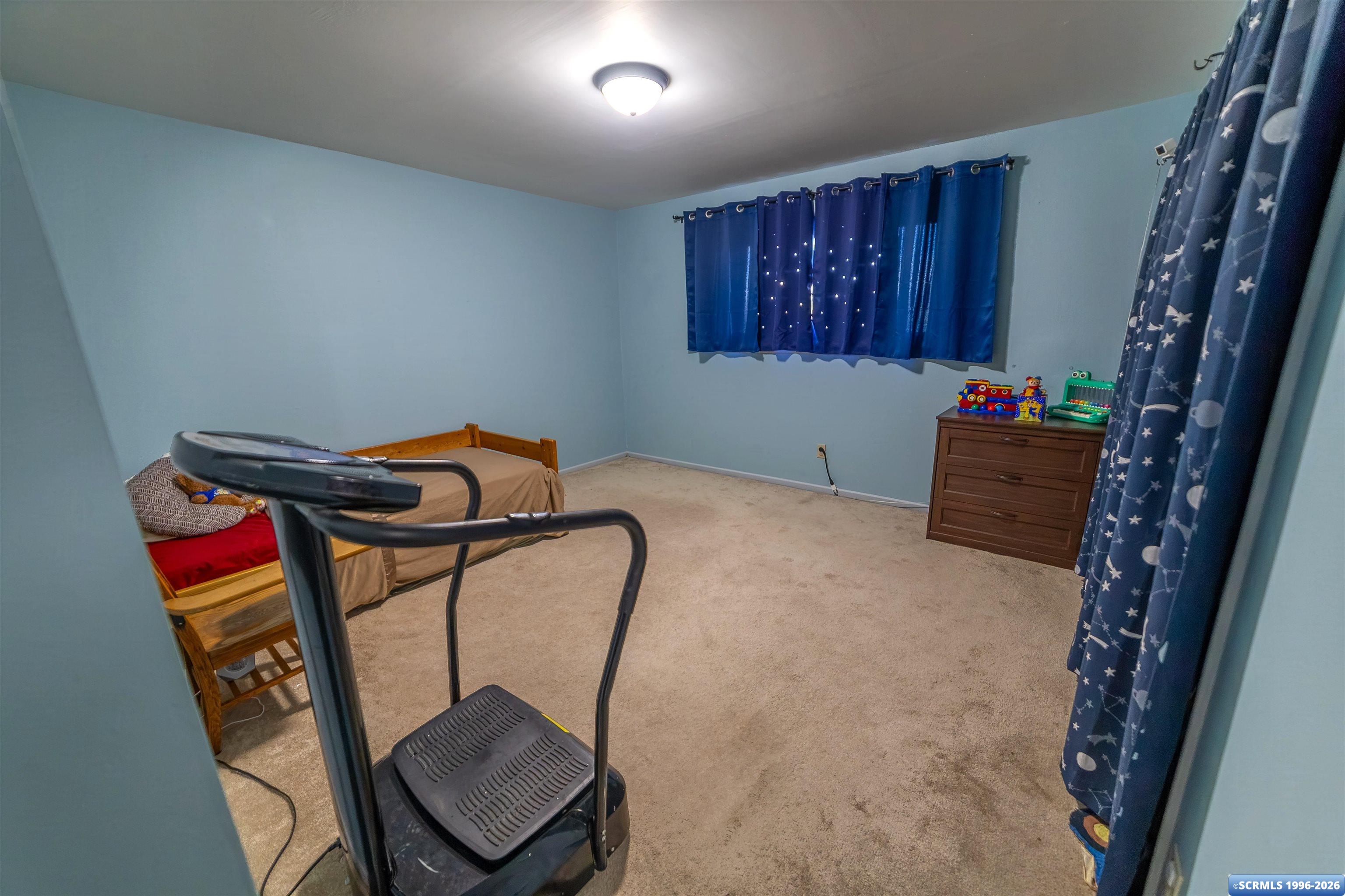 5 Thunder Road, photograph 13