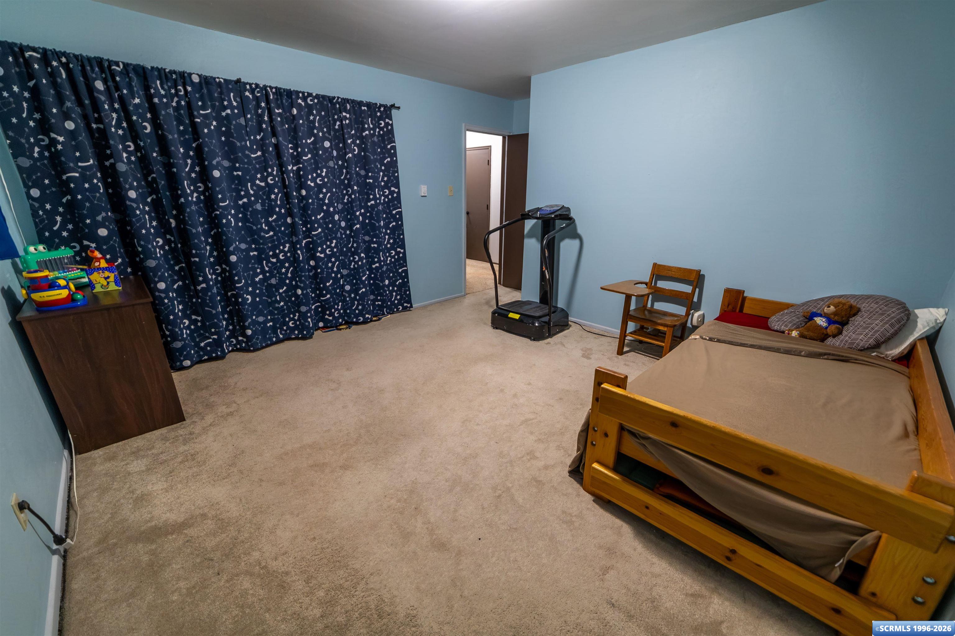 5 Thunder Road, photograph 15