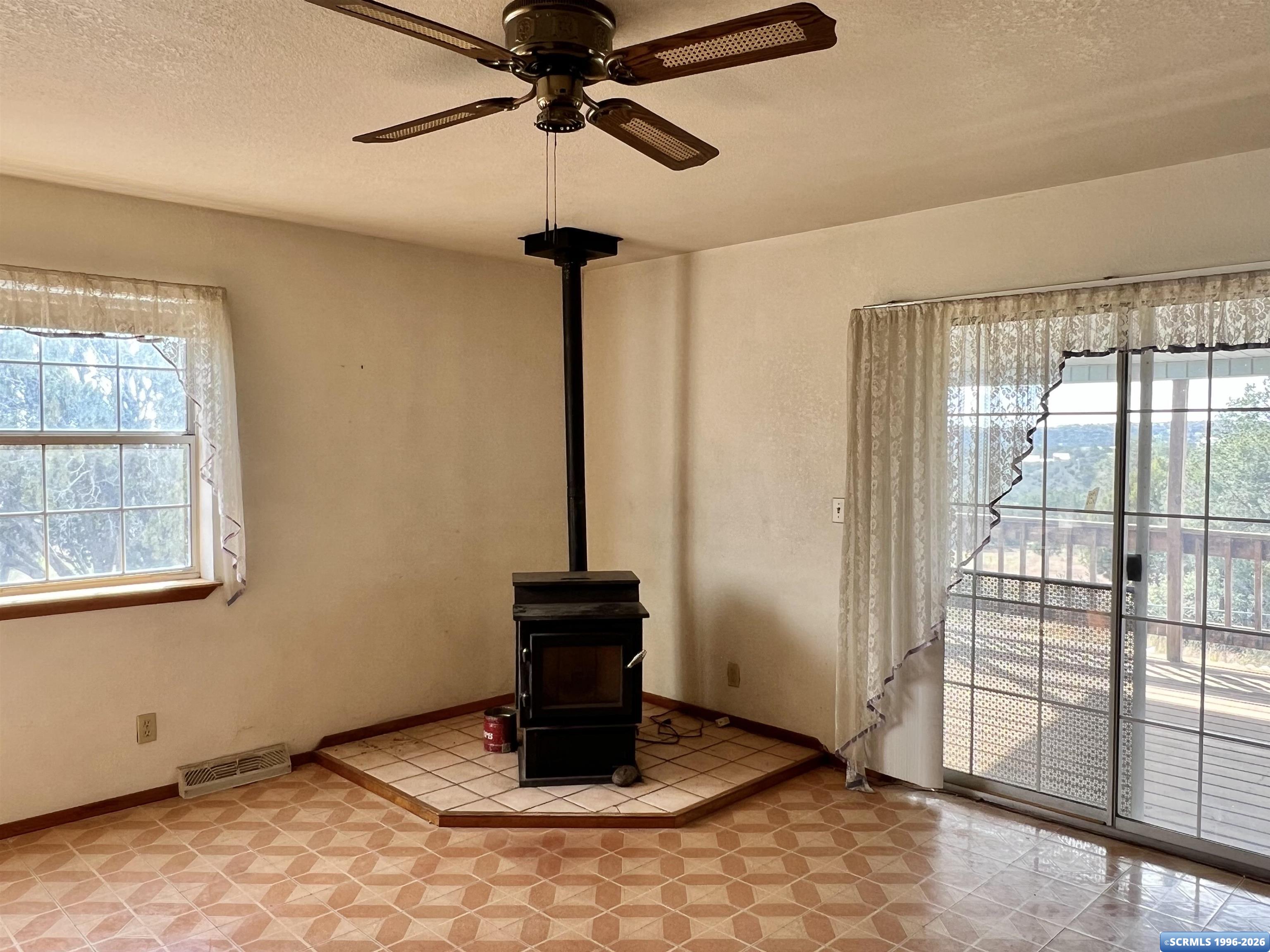 70 Peterson Drive, photograph 5