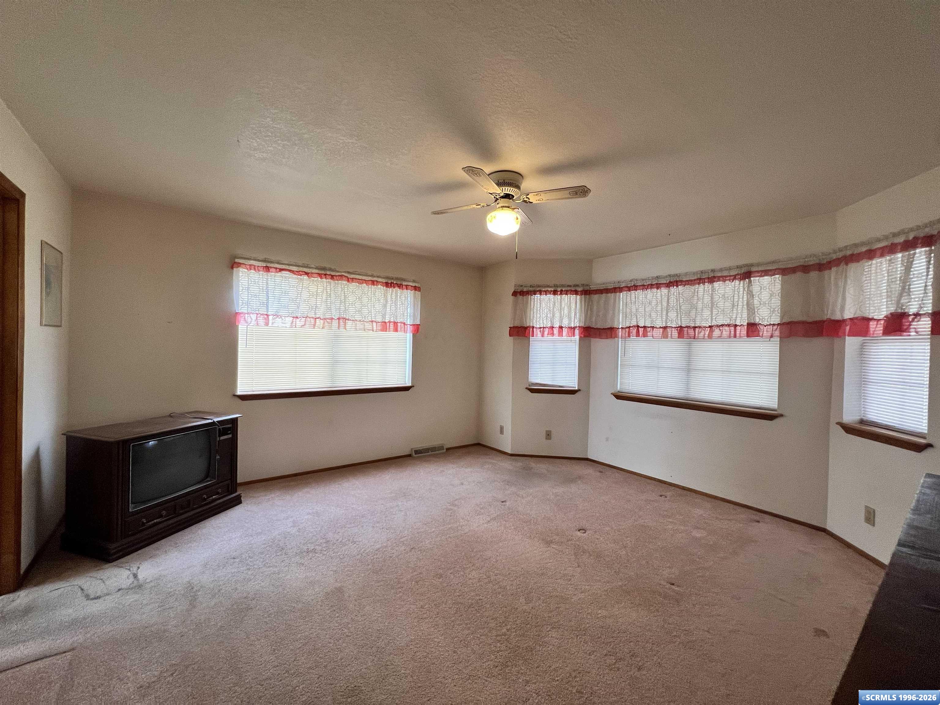 70 Peterson Drive, photograph 16