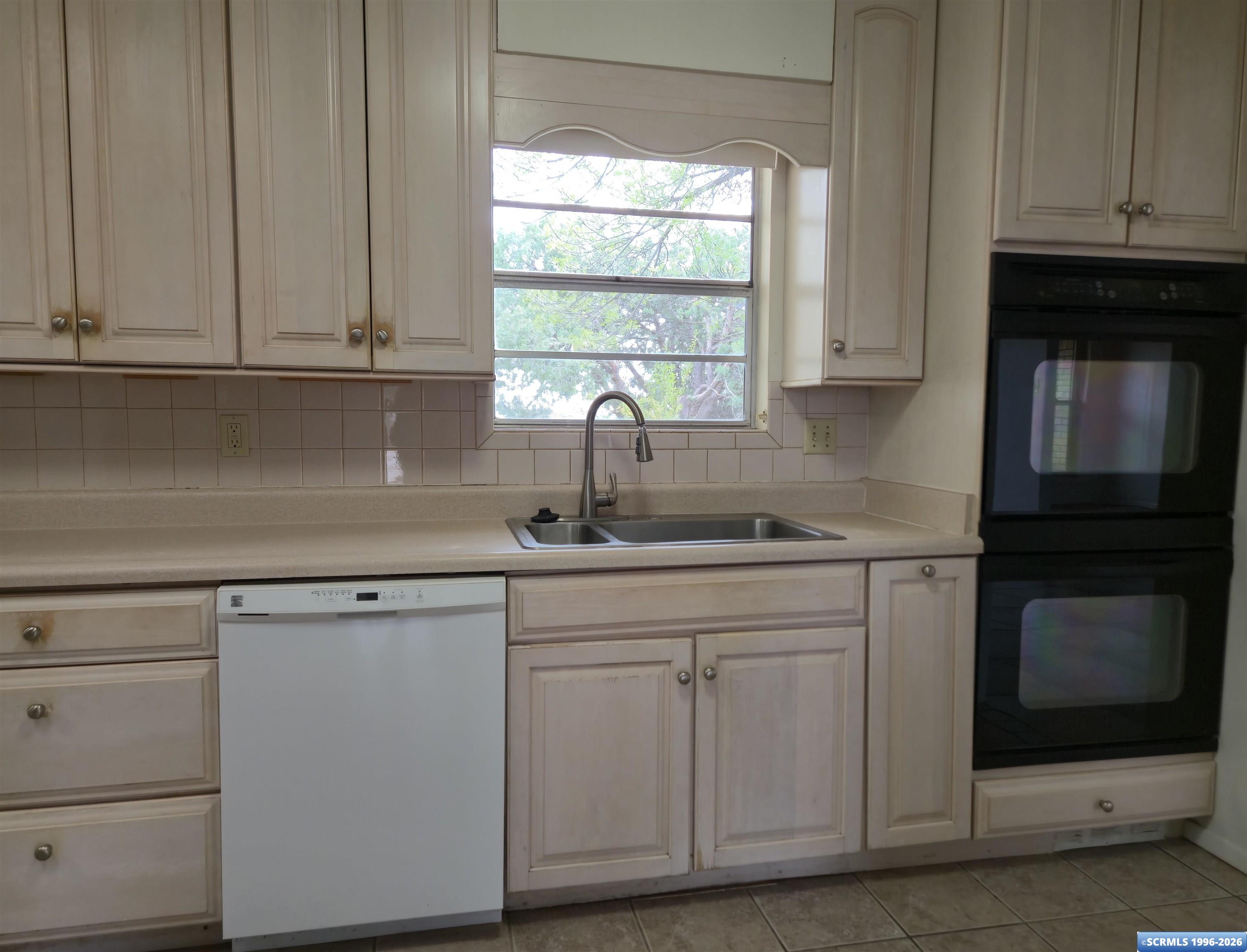 4132 N Gold Street, photograph 15