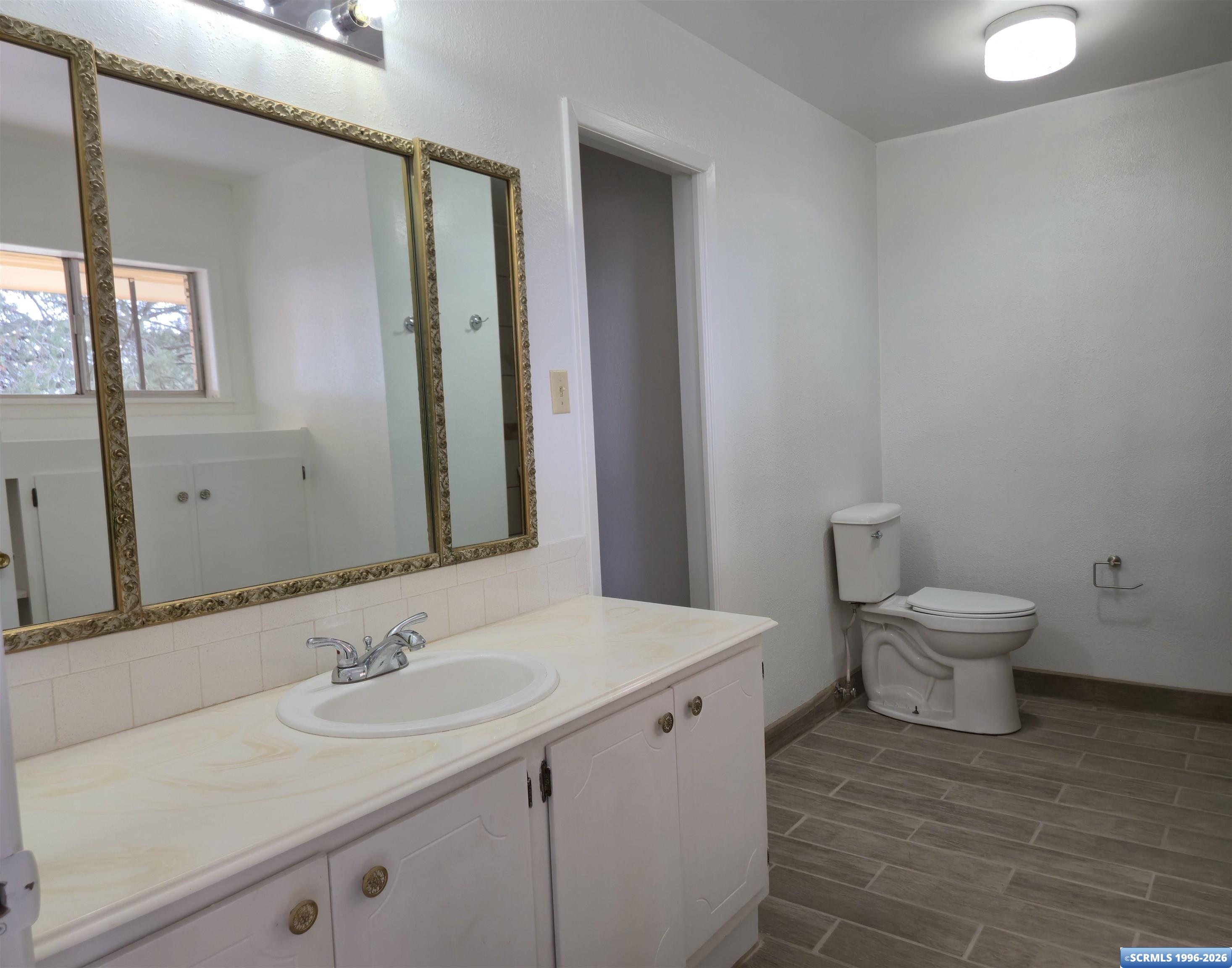4132 N Gold Street, photograph 28